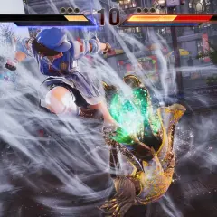 Asuka wykonuje kopnięcie w powietrzu, walcząc z Leroyem. Gra Tekken 8 wymaga mocnego sprzętu.