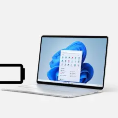 Niski poziom baterii na laptopie z Windows 11. Czas na ładowanie, by zapewnić najwyższą wydajność zasilania Windows 11.