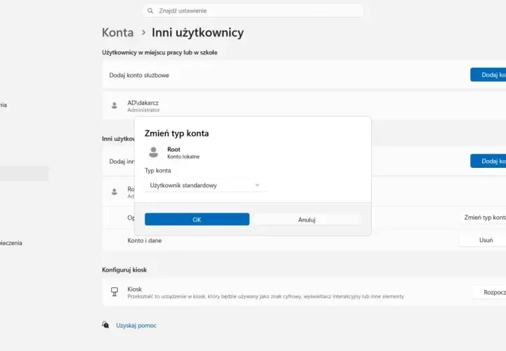 Zmiana administratora Windows 11: okno "Zmień typ konta" dla użytkownika Root, z opcją zmiany na "Użytkownik standardowy".