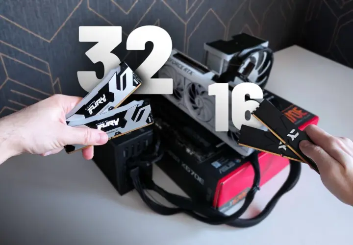 Różne ilości RAM-u do gier: 32 GB vs 16 GB. Dwie ręce trzymają kości pamięci RAM, porównując zestawy.