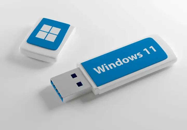 Bootowalny pendrive z logo Windows 11. Gotowy do instalacji systemu.