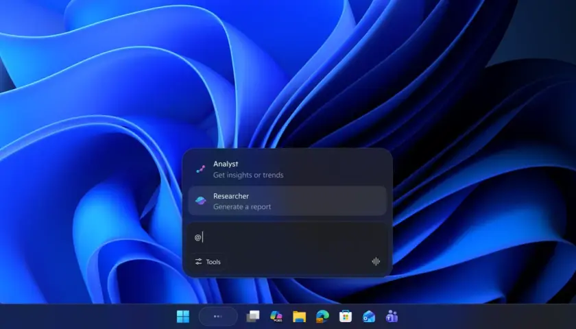 Przezroczysty pasek zadań Windows 11 z menu kontekstowym "Analyst" i "Researcher".
