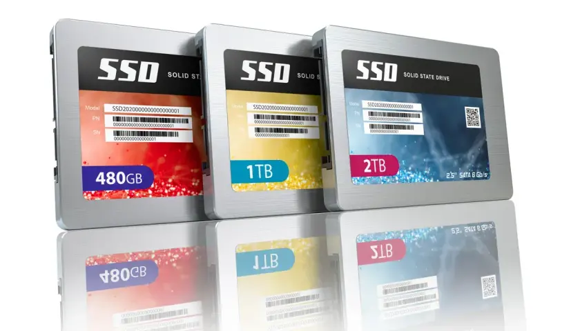 Różne rodzaje dysków twardych SSD: 480GB, 1TB i 2TB, prezentowane w nowoczesnym designie.