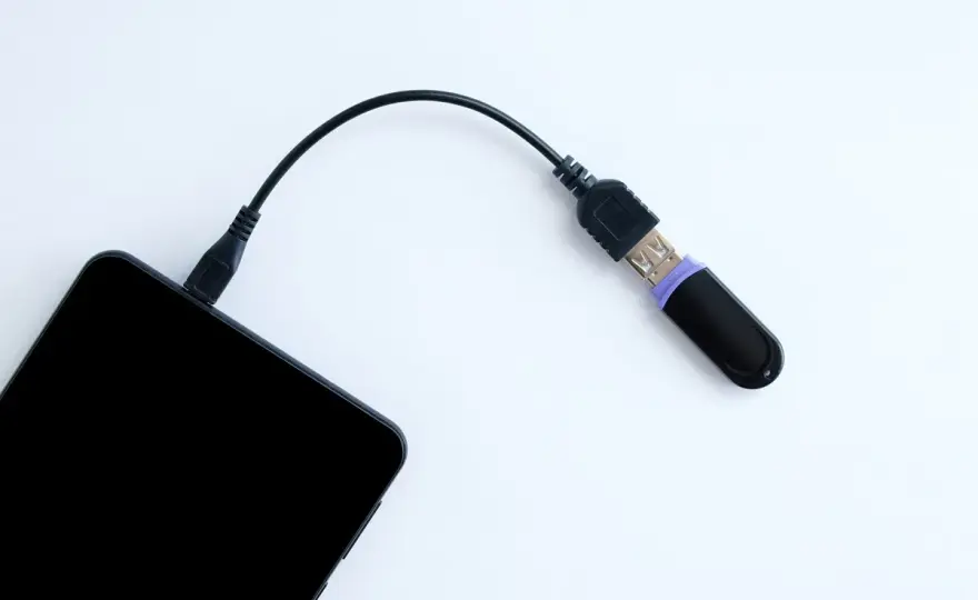 Jak podłączyć pendrive do telefonu? Pełny poradnik!
