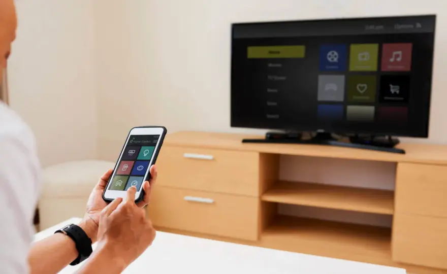 iPhone na TV - AirPlay czy HDMI? Poradnik krok po kroku