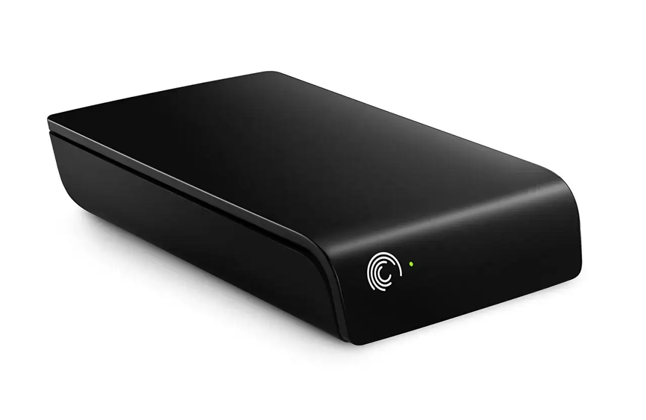 Czarny, przenośny dysk Seagate Expansion Portable HDD 2TB z zieloną diodą LED.